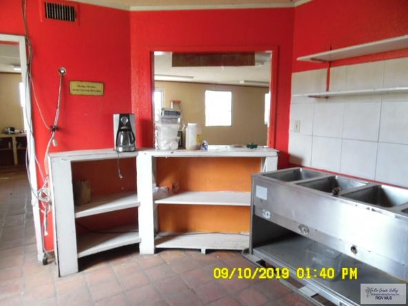 928 N 7th St, Raymondville, TX 78580